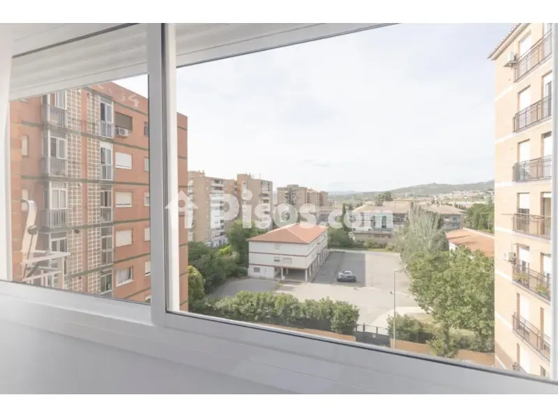 Balcone - Modernised Apartment with Balcony in Granada