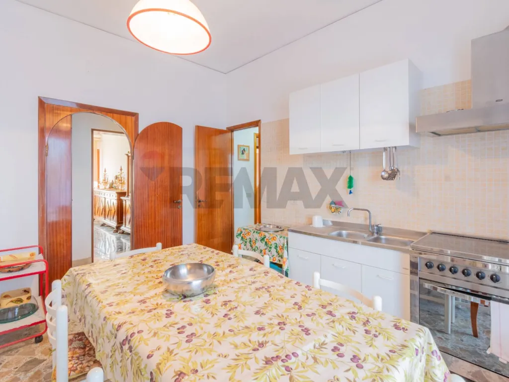 Cuisine - Villa Portion with 360° Views in Villagrazia