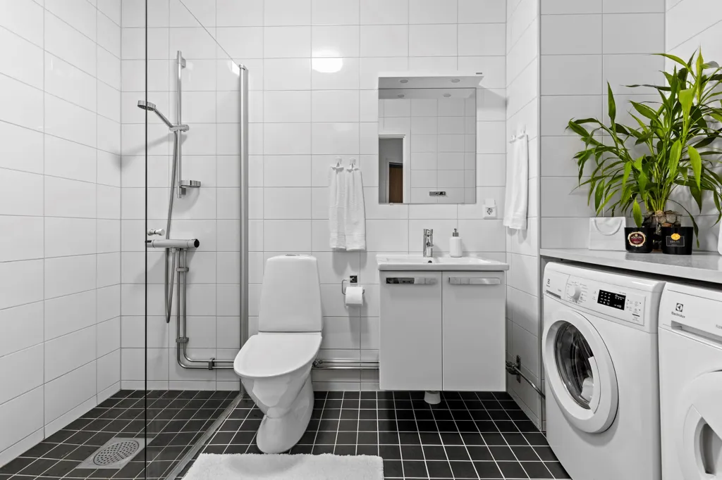 Salles de bain - Modern Apartment with Balcony in Rågsved