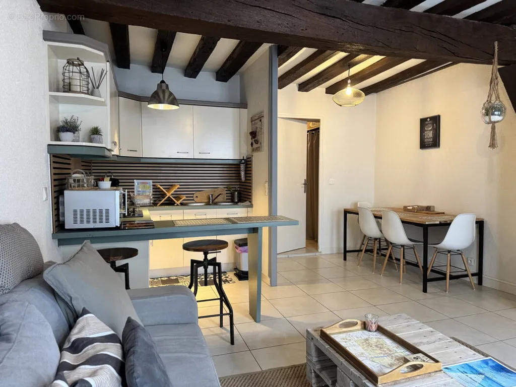 Séjour - Appartement Meublé dans l’Hypercentre de Troyes