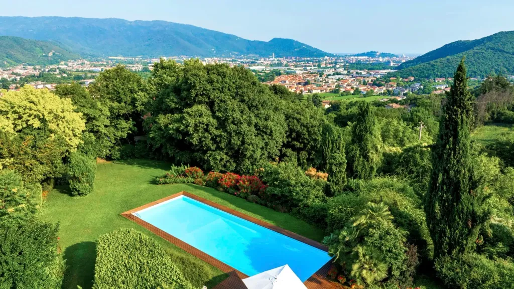 Õhuvaade - Villa with Private Park in Collebeato