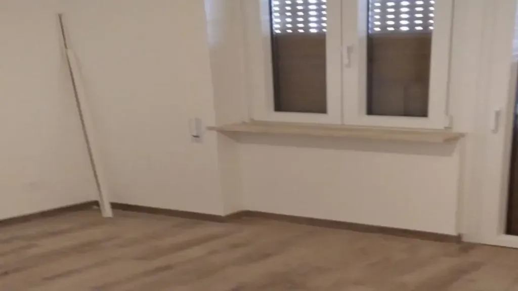 Rooms - Spacious Trilocale with Balcony in Rome