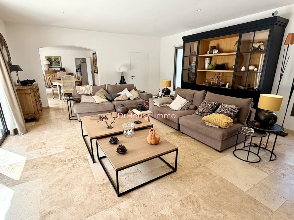 Elutuba - Contemporary House with Pool in Lorgues
