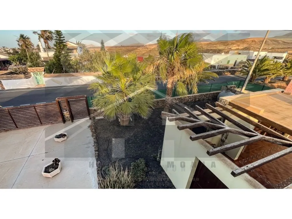 Terrass - Luxury Villa with Dual Pools in Lajares