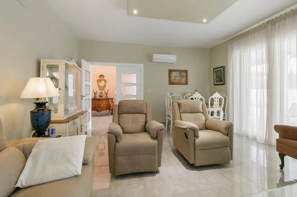 Séjour - Contemporary Chalet with Pool in Historic Centre