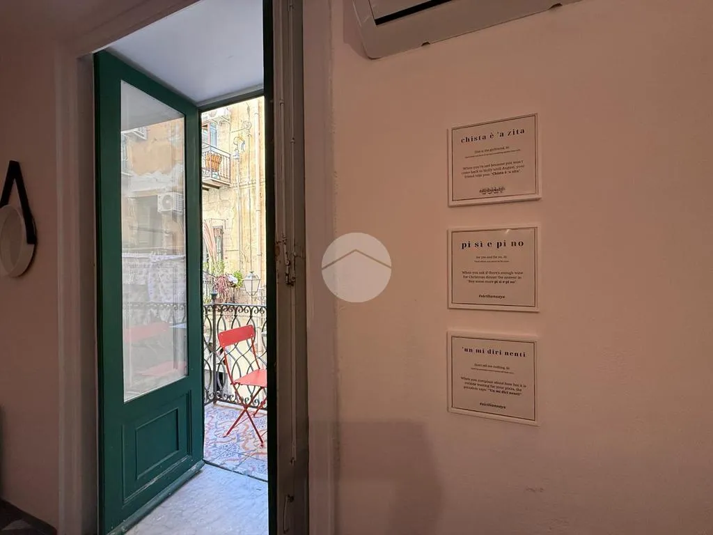 Ingresso - Triplex with Balcony in Palermo Centre