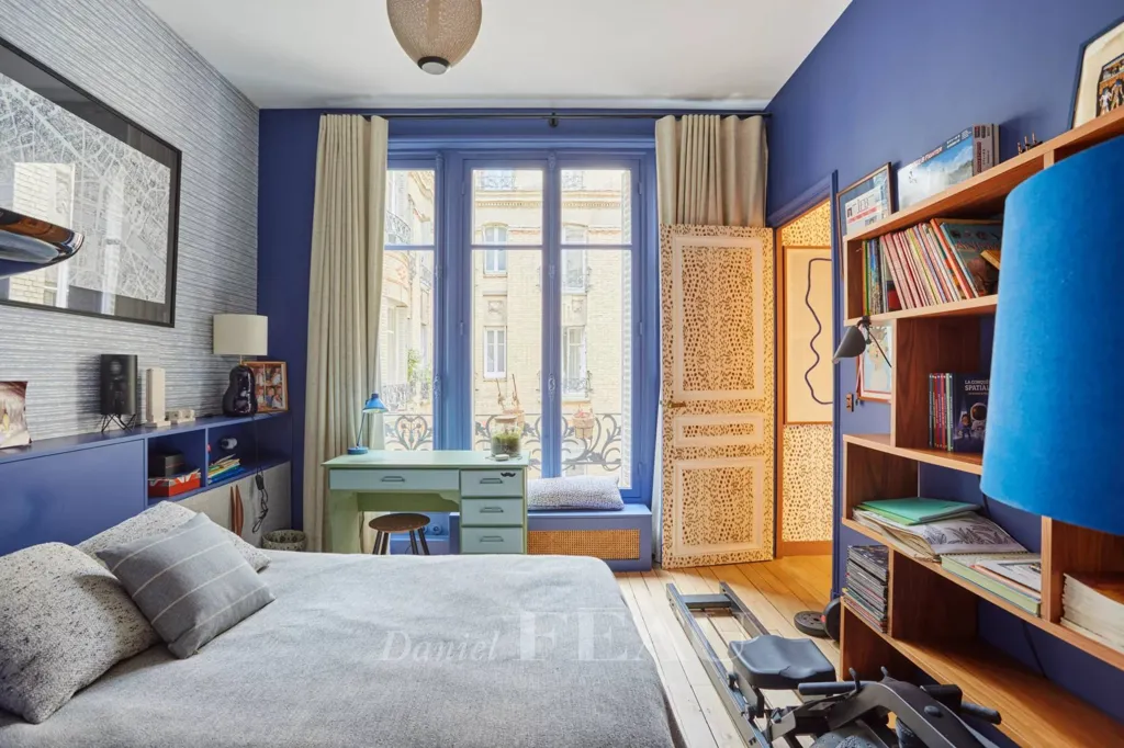 Bedrooms - Luxury Flat with Balcony in Paris