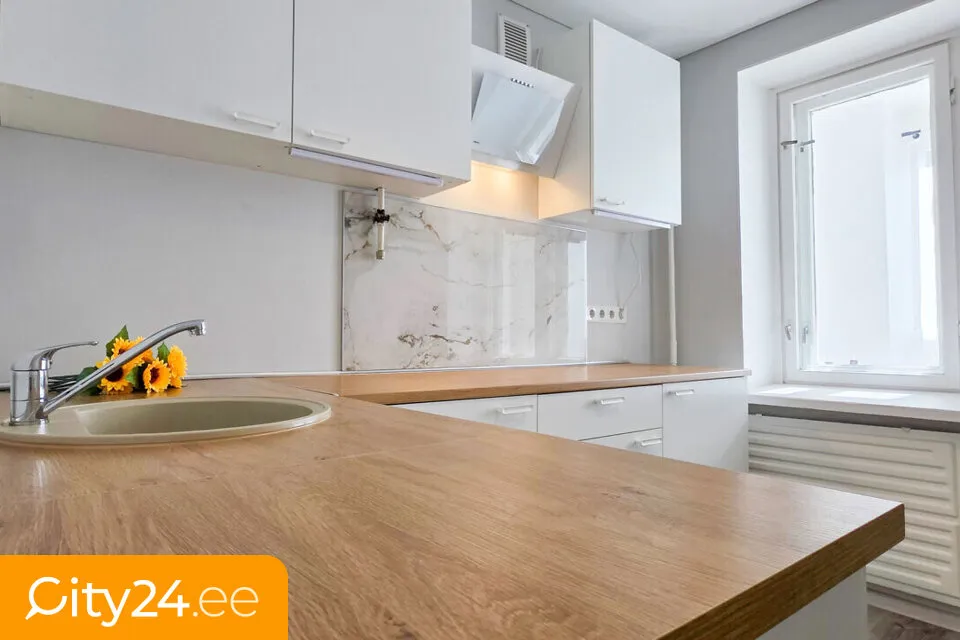 Cuisine - Apartment with Balcony near Centre