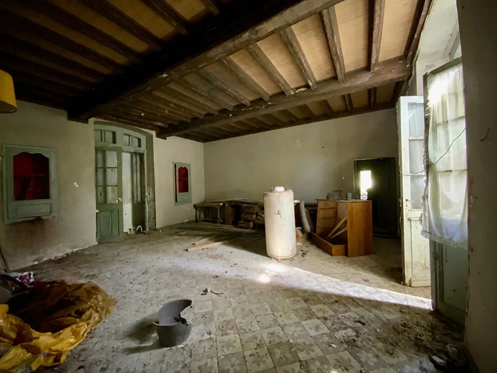 Pièces - Maison Ancienne avec Chapelle à Mirambeau