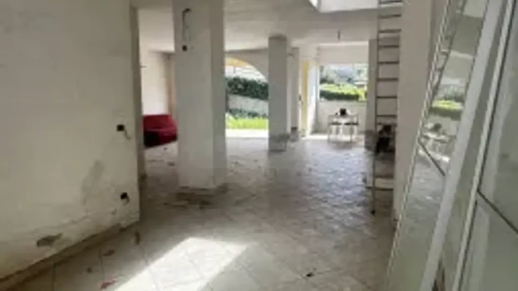 Esik - Semi-Finished Villa with Garden in Riano