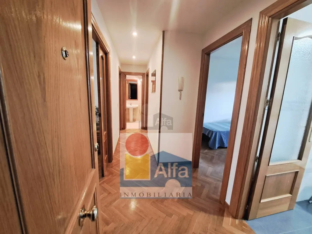 Esik - Apartment with Garage in Rural Area, Madrona