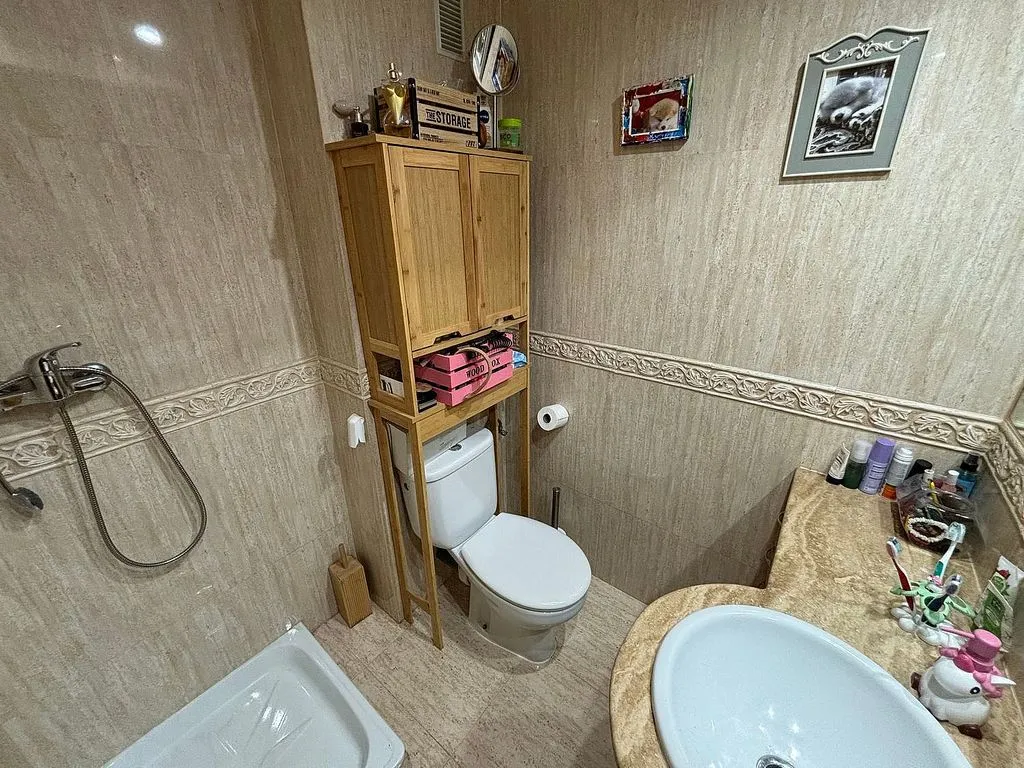 Salles de bain - Pared Chalet with Pool in Belvalle