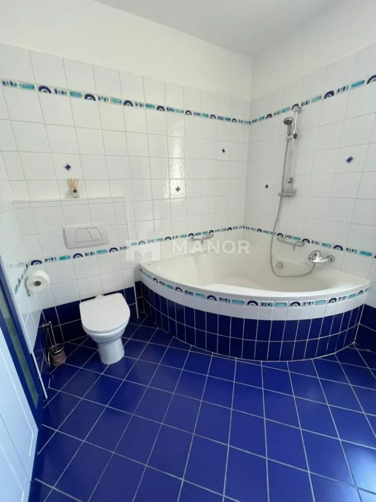 Vannitoad - Apartment with Two Balconies in Volosko, Opatija