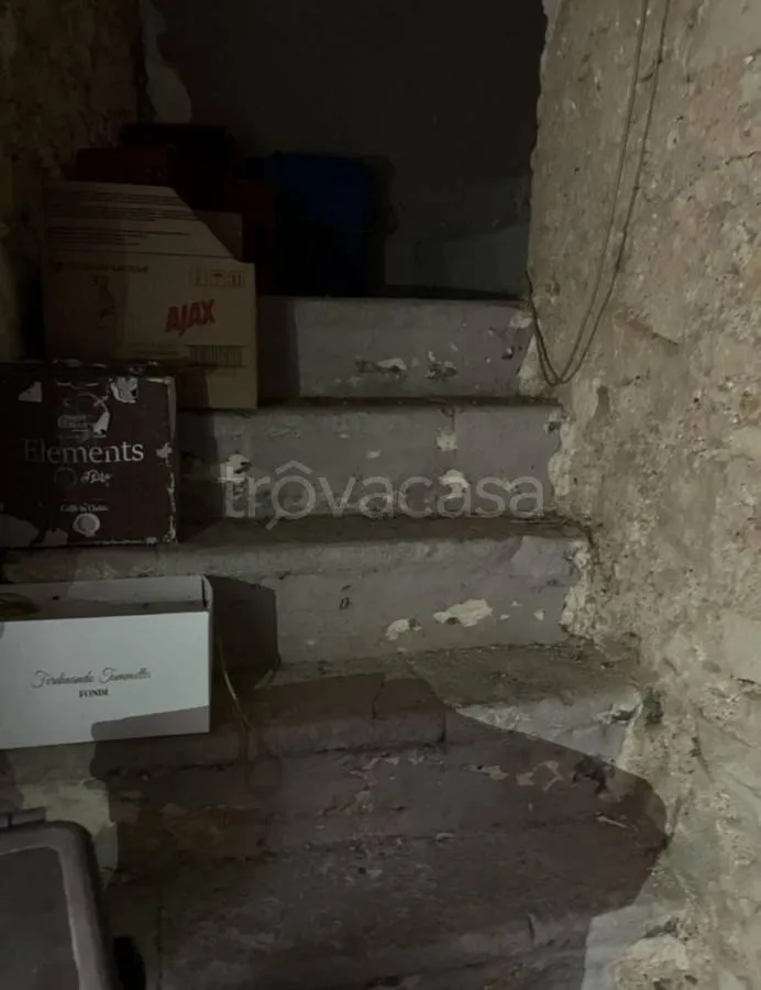 Rooms - Two-Level Apartment with Fireplace in Lenola