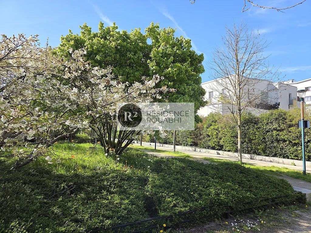 Giardino - 3-Bed Flat with Terrace in Gennevilliers