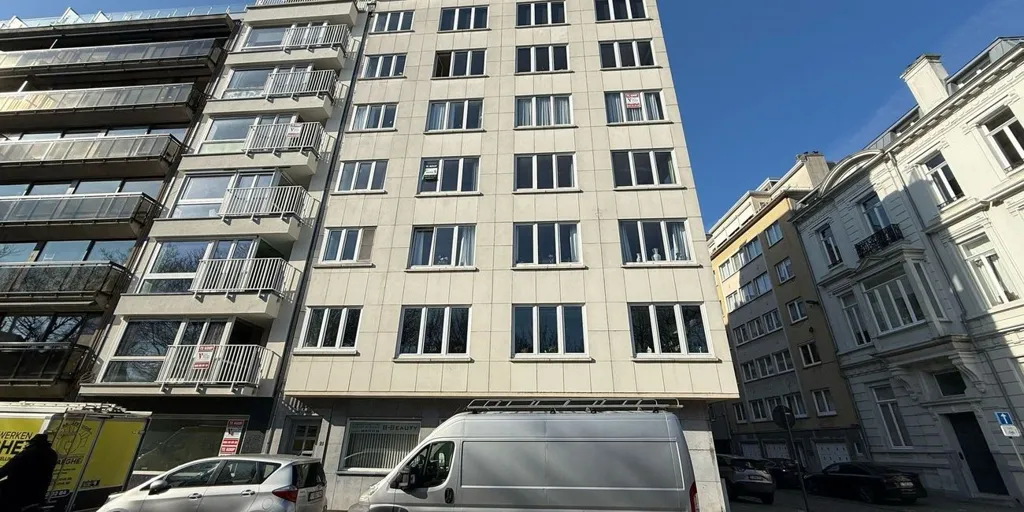 Välivaade - Corner Apartment with Park View in Ostend