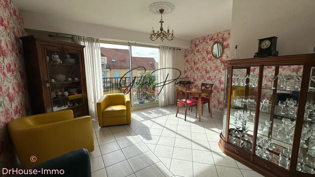 Soggiorno - Flat with Balcony in Central Limay