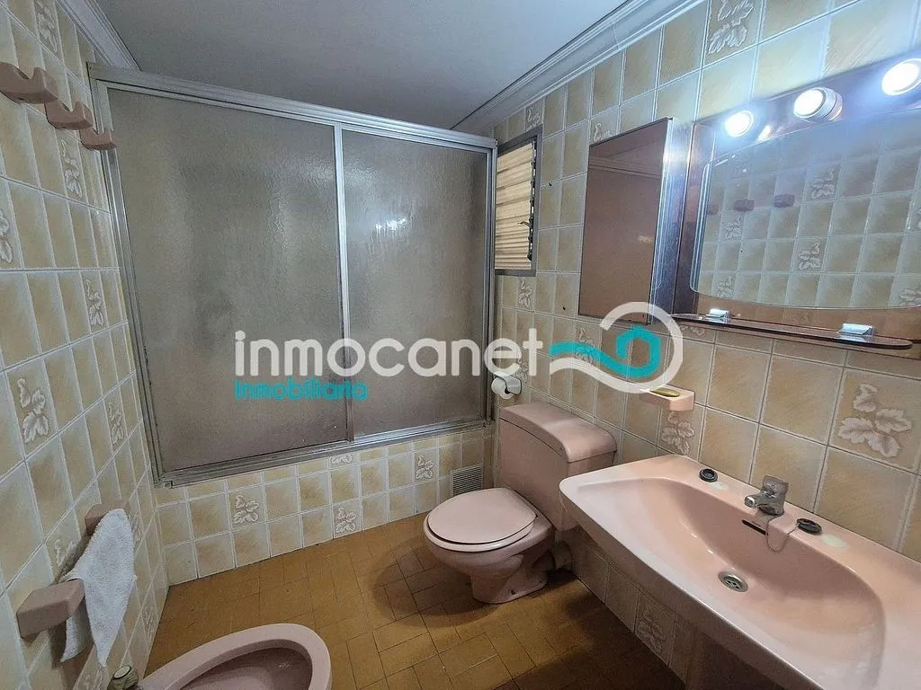 Vannitoad - Apartment with Balcony and Terrace in Oliva