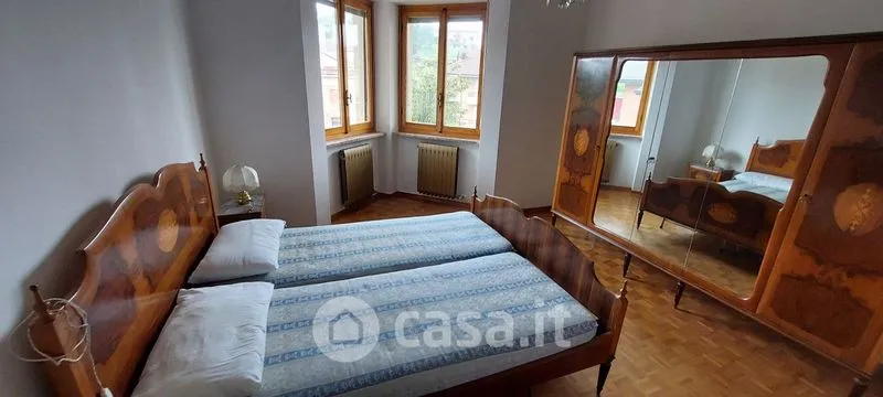 Chambres - Central Quadrilocale with Balcony in Monforte d'Alba