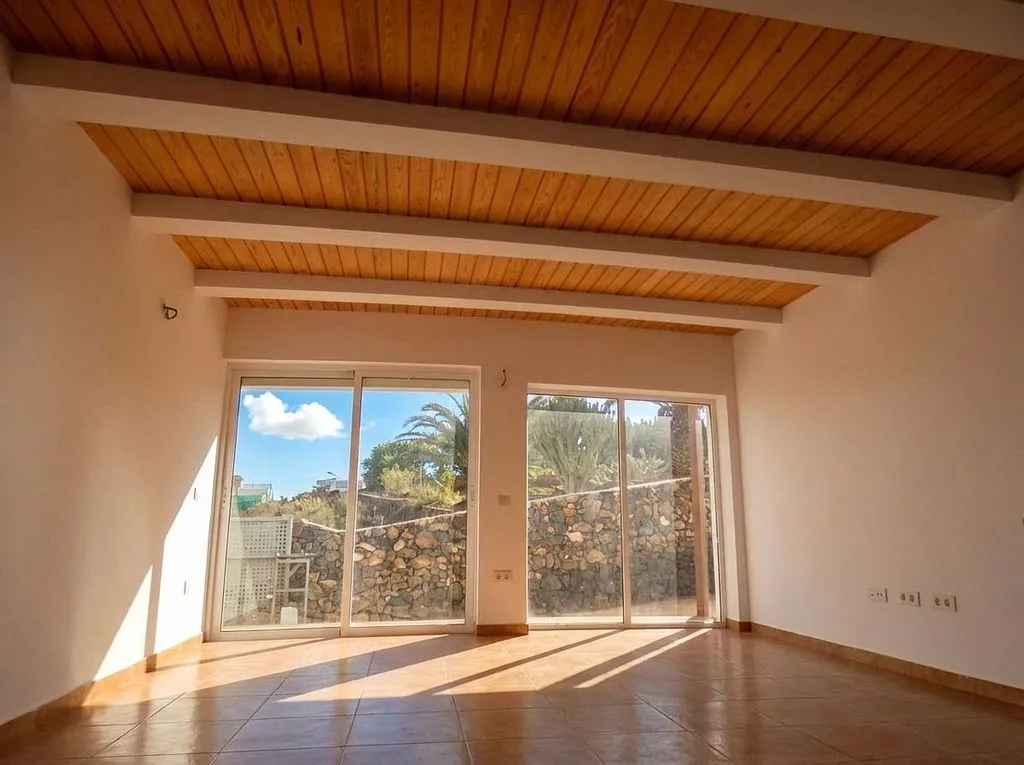 Elutuba - Rustic Villa with Mountain Views in Villaverde