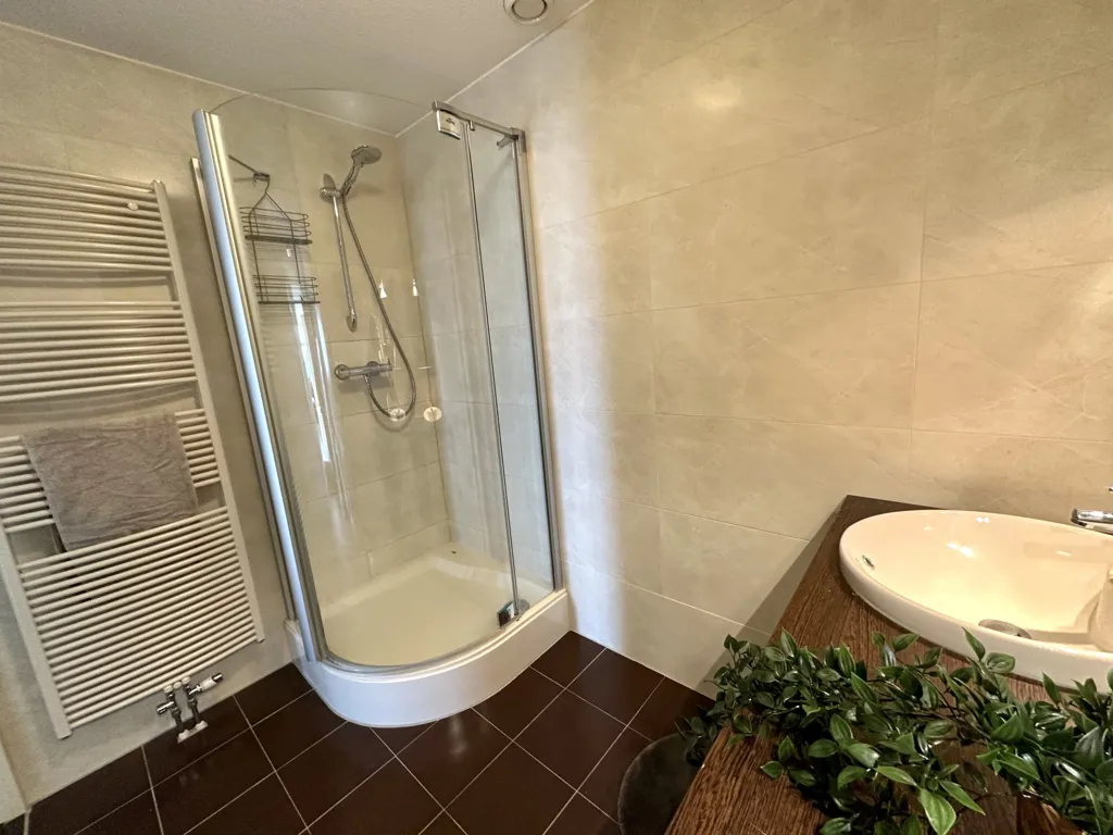 Vannitoad - 3-Bedroom Gallery Flat with City View in Rotterdam