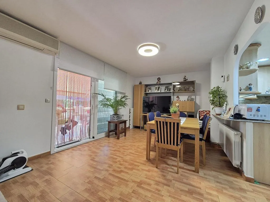 Salle à manger - Apartment with Pool and Terrace in Coma-Ruga