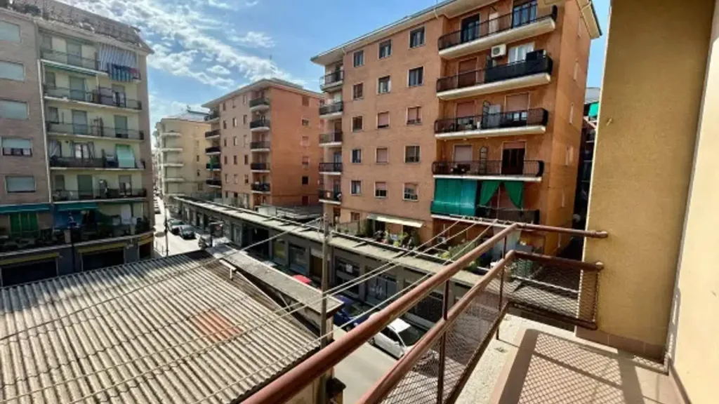 Balcon - Spacious Apartment with Balcony in Acqui Terme