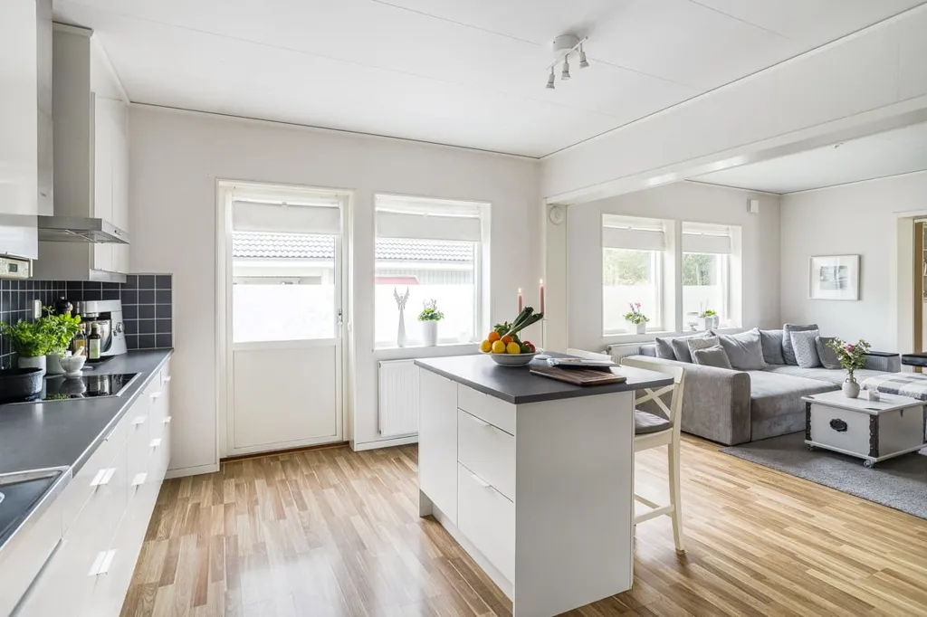 Cuisine - Modern 1-Plan Villa with Garden in Suburb