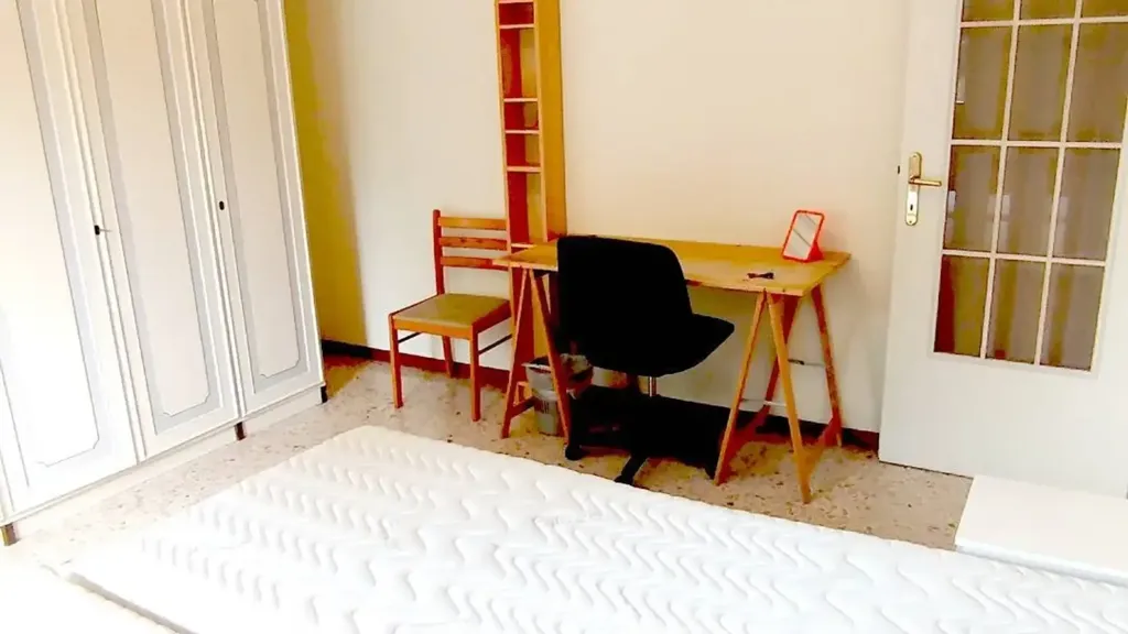 Chambres - Studio Apartment with Balcony in Parma