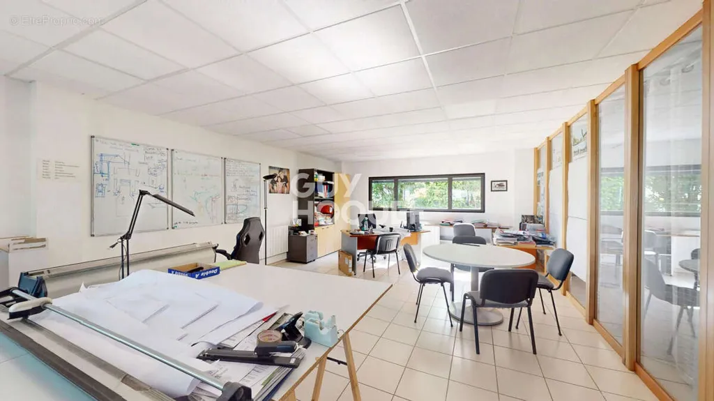 Bureau - Immeuble Tertiaire Haut de Gamme à Rioz