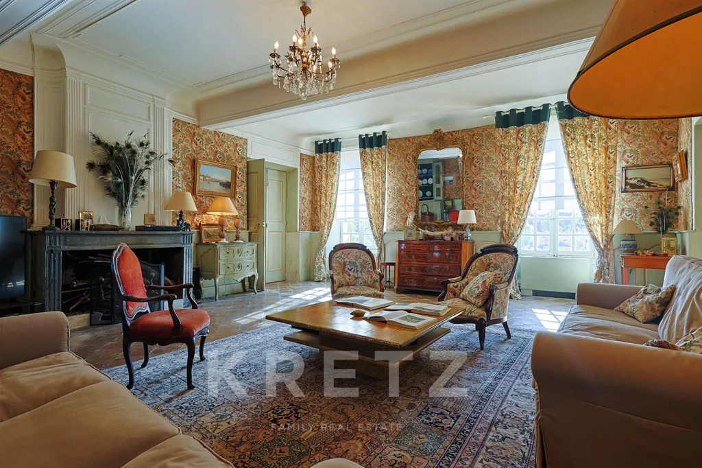 Elutuba - 18th-Century Bastide with Parkland in Aix-en-Provence