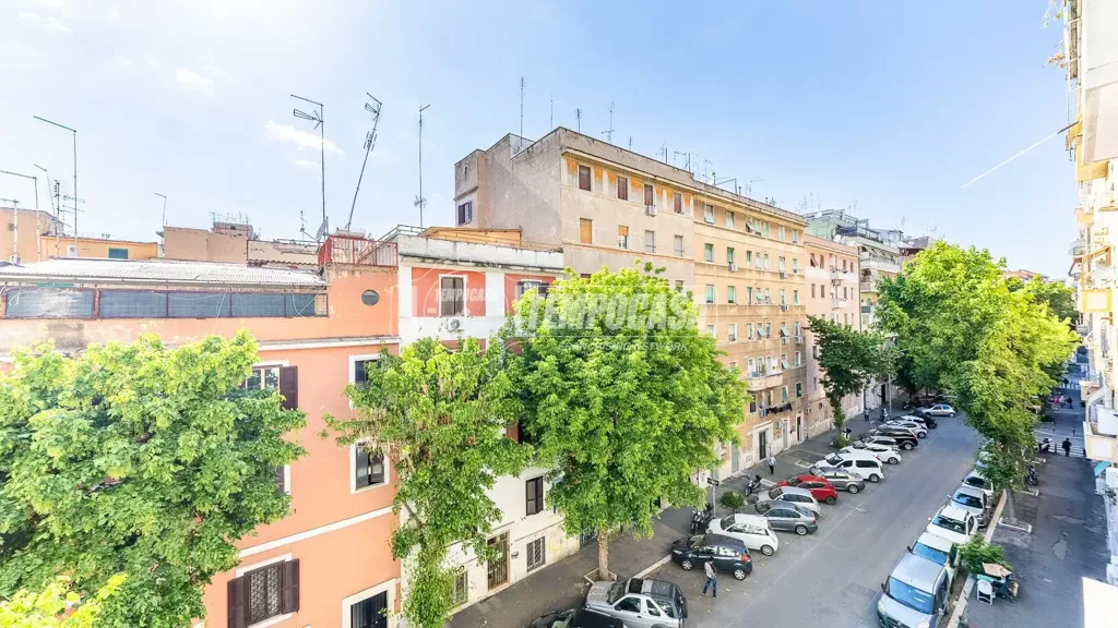 Välivaade - Ristrutturated Flat with Balcony in Rome