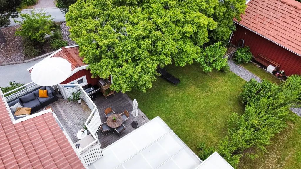 Aerial - Terraced House with Garden in Almby