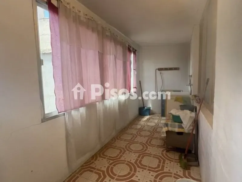 Esik - Two-Storey House with Patio in Campo de Criptana