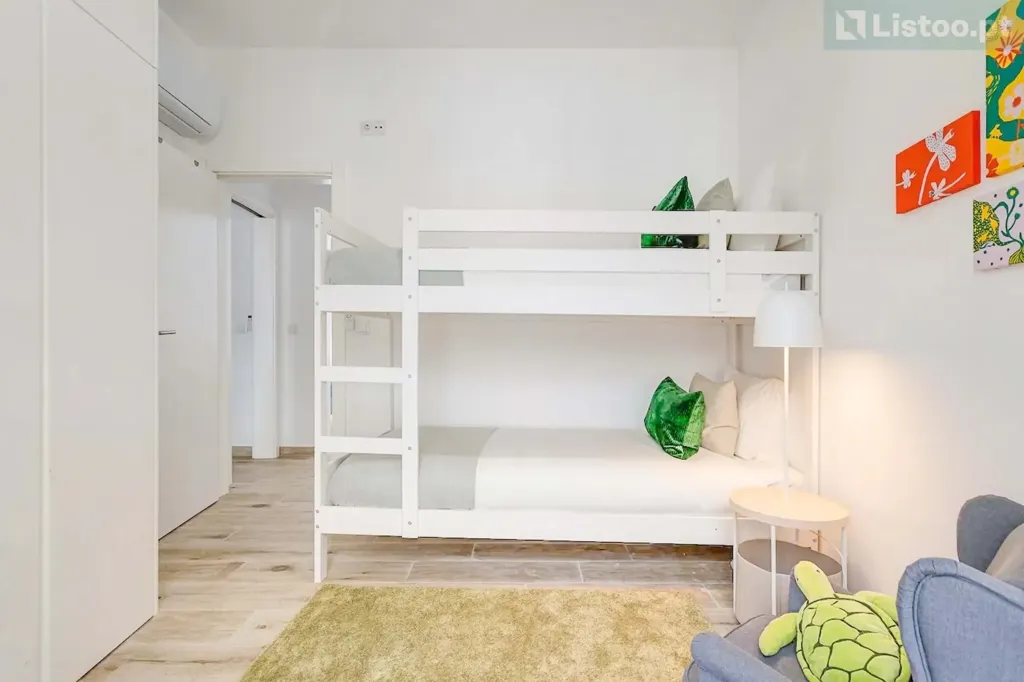 Magamistoad - T2 Flat with Terrace in Lisbon