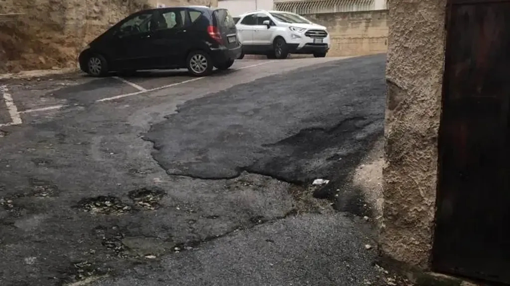 Extérieur - Residential Garage in Siracusa