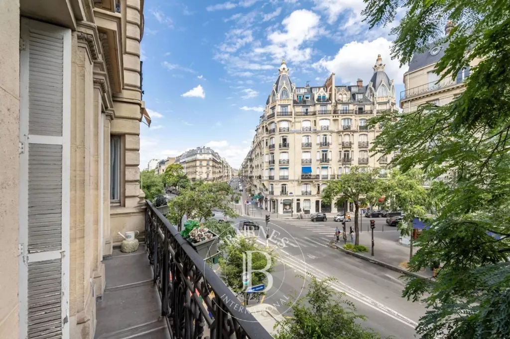 Balcone - Haussmannian Flat with Balcony in Paris 17