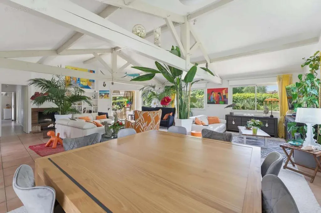 Sala da pranzo - Villa with Pool near Martignas-sur-Jalle