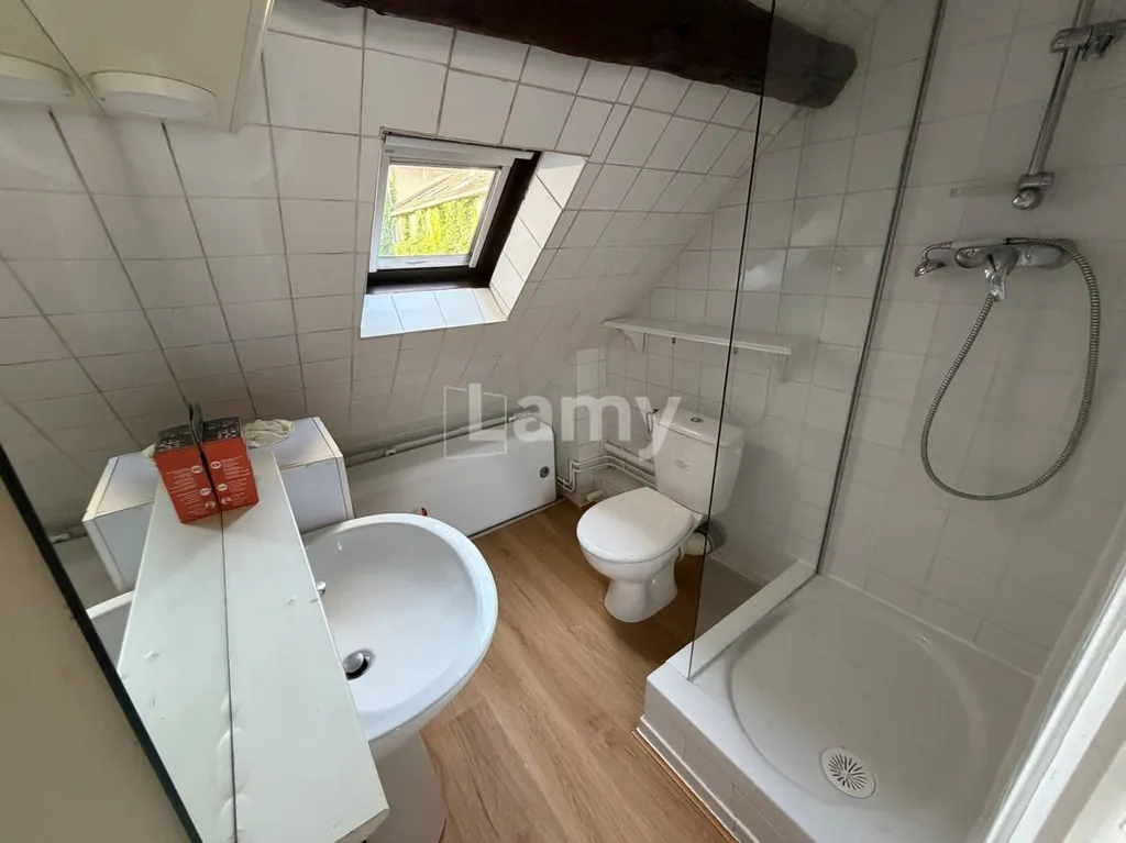 Badezimmer - Loft-Style Apartment with Mezzanine in Central Location