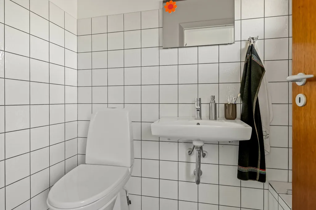 Bathrooms - Villa with Garden in Søndermarken, Vejle