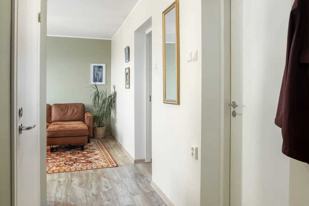 hallway_entrance