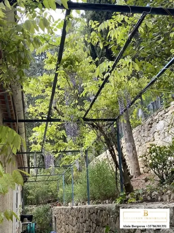 Jardin - Villa avec SPA et Potentiel d'Agrandissement au Tignet