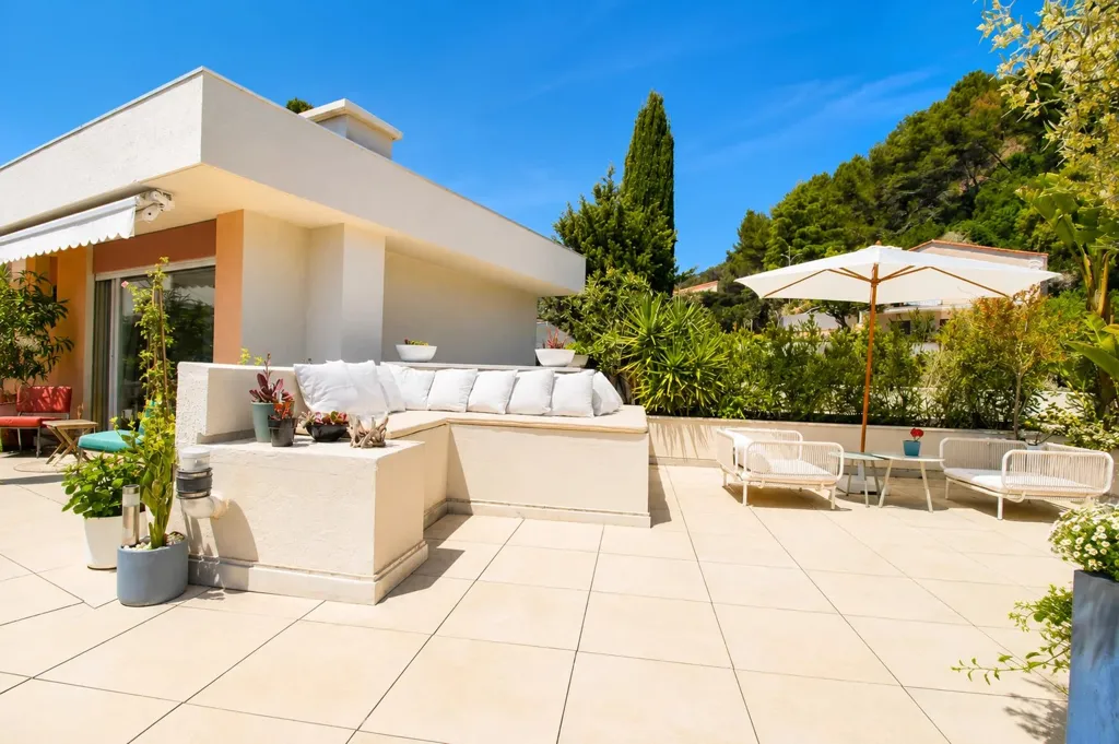 Terrace - Penthouse with Sea View in Èze Village