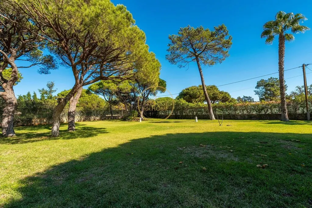 Aed - Luxury Villa with Pool in Quarteira