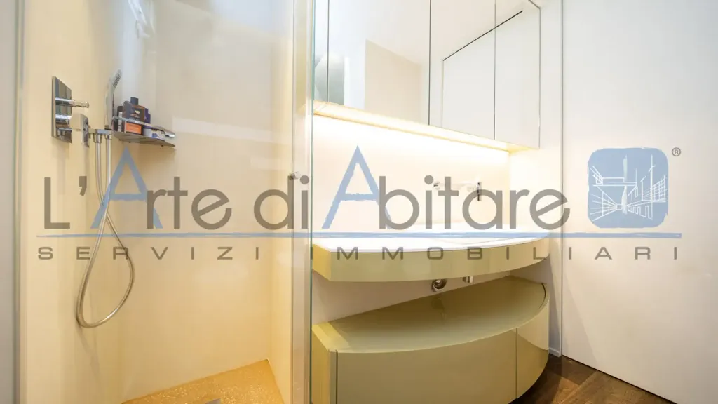 Salles de bain - Independent Triplex with Terraces in Covignano