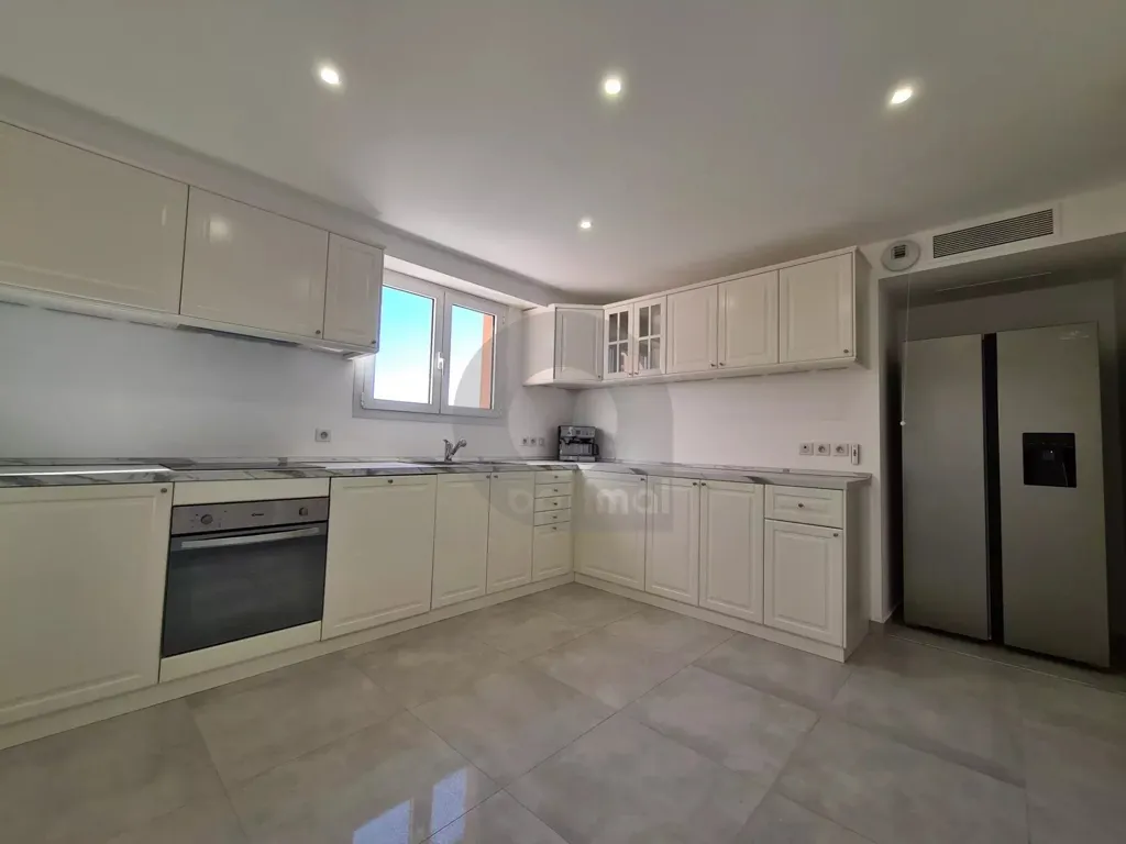 Köök - Luxury Penthouse with Sea View in Menton