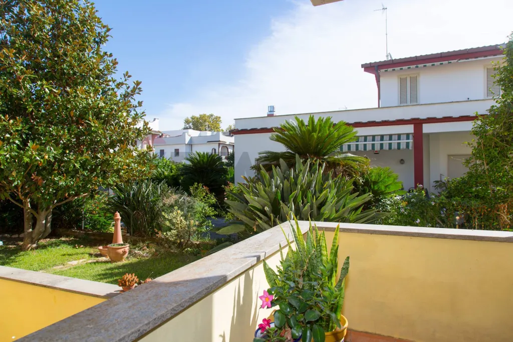 Jardin - Bifamiliar Villa with Terrace in Anzio