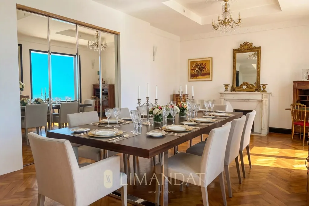 Salle à manger - Maison 7 pièces à Cannes
