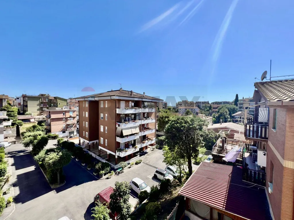 Rõdu - Penthouse with Panoramic Terrace in Casalotti