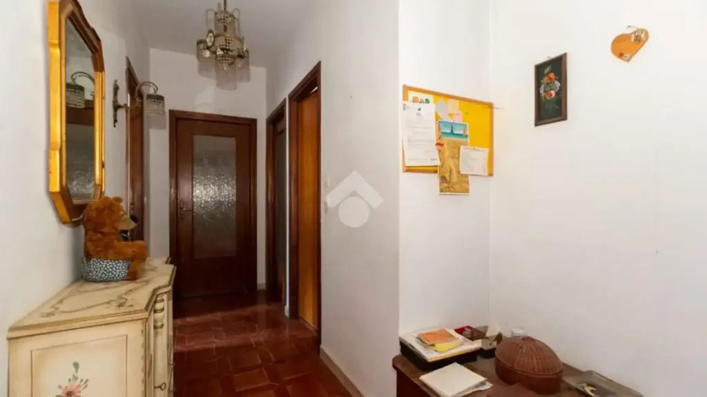 Ingresso - Spacious Apartment with Balcony in Rosta